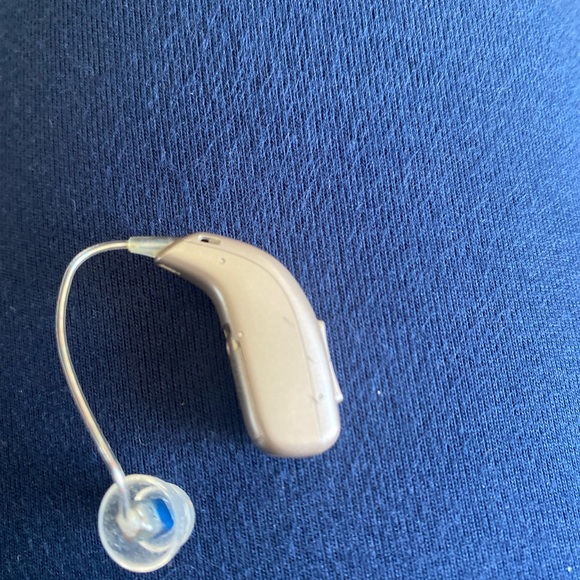 Octicon hearing aid right  ear only - Picture 3 of 3